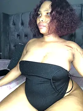 Snapshot of Anaelle24 chatting on January 2025 07:15:02 AM Anaelle24 online show from January 2025 07:15:02 AM