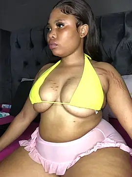 Snapshot of Anaelle24 chatting on January 2025 08:18:02 AM Anaelle24 online show from January 2025 08:18:02 AM