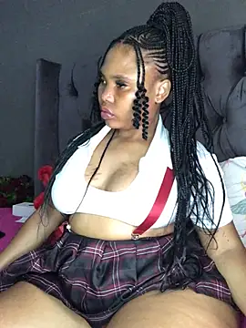 Snapshot of Anaelle24 chatting on February 2025 03:32:02 PM Anaelle24 online show from February 2025 03:32:02 PM