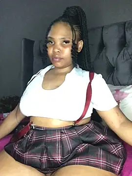 Snapshot of Anaelle24 chatting on February 2025 07:10:01 PM Anaelle24 online show from February 2025 07:10:01 PM