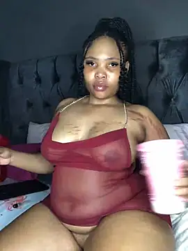 Snapshot of Anaelle24 chatting on February 2025 03:20:01 AM Anaelle24 online show from February 2025 03:20:01 AM