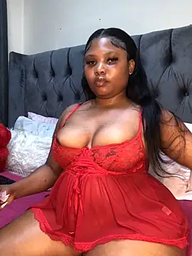 Snapshot of Anaelle24 chatting on October 2025 09:29:02 AM Anaelle24 online show from October 2025 09:29:02 AM