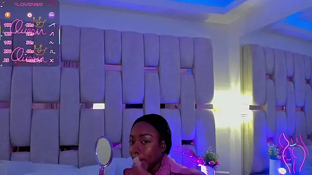 mia schwarz online show from February 2026 12:08:01 PM