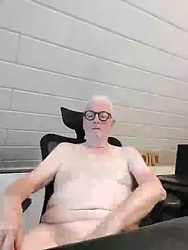 Snapshot of Greyhound70 chatting on September 2025 07:56:02 AM Greyhound70 online show from September 2025 07:56:02 AM