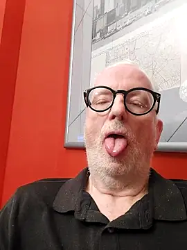 Greyhound70 online show from February 2026 06:50:01 PM