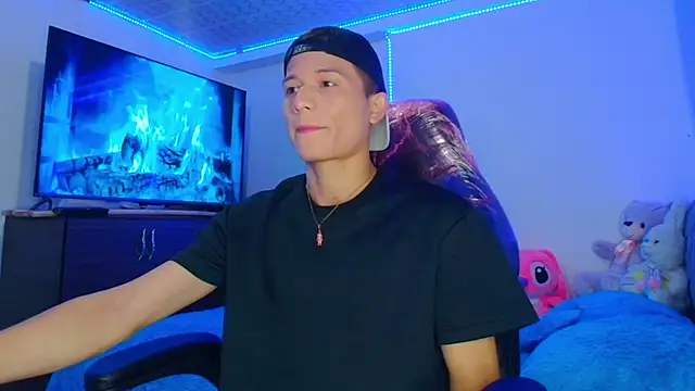 Snapshot of bryamer_19 chatting on January 2025 01:53:02 AM bryamer 19 online show from January 2025 01:53:02 AM