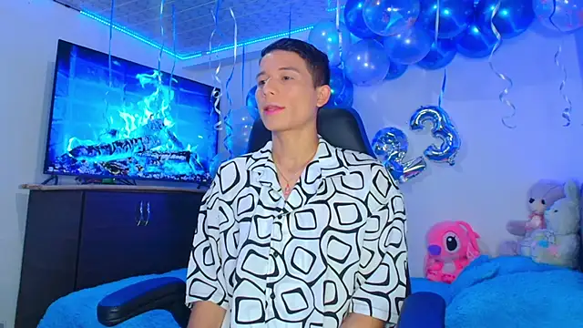 Snapshot of bryamer_19 chatting on January 2025 01:39:02 AM bryamer 19 online show from January 2025 01:39:02 AM