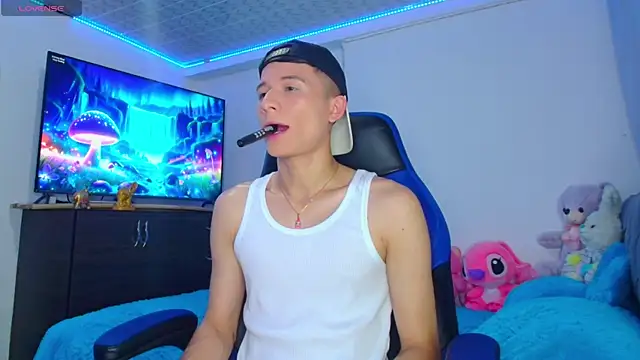 Snapshot of bryamer_19 chatting on January 2025 01:28:02 AM bryamer 19 online show from January 2025 01:28:02 AM