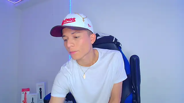 Snapshot of bryamer_19 chatting on March 2025 03:30:01 AM bryamer 19 online show from March 2025 03:30:01 AM