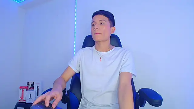 Snapshot of bryamer_19 chatting on March 2025 05:43:02 AM bryamer 19 online show from March 2025 05:43:02 AM