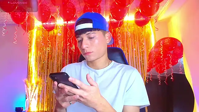 Snapshot of bryamer_19 chatting on September 2025 01:05:02 AM bryamer 19 online show from September 2025 01:05:02 AM