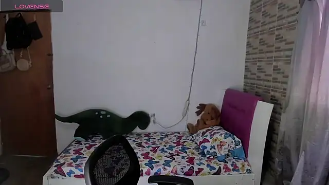 Snapshot of _Amelia_Johns_ chatting on April 2026 04:02:02 PM Amelia Johns online show from April 2026 04:02:02 PM