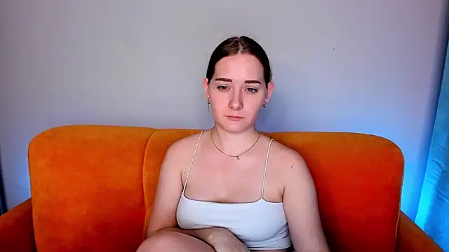 Snapshot of AlinaVice chatting on February 2025 07:40:01 AM AlinaVice online show from February 2025 07:40:01 AM