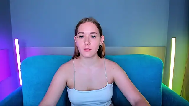 Snapshot of AlinaVice chatting on February 2025 04:33:01 AM AlinaVice online show from February 2025 04:33:01 AM