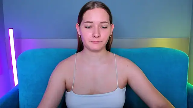 Snapshot of AlinaVice chatting on February 2025 07:33:02 AM AlinaVice online show from February 2025 07:33:02 AM