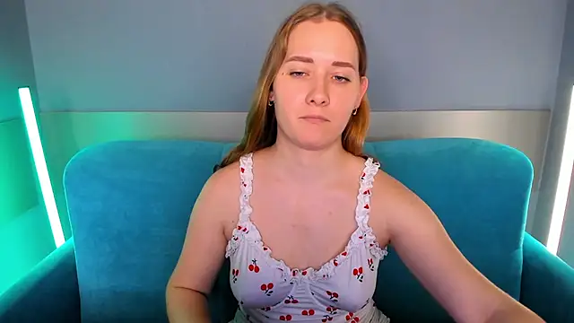 Snapshot of AlinaVice chatting on March 2025 07:51:01 AM AlinaVice online show from March 2025 07:51:01 AM