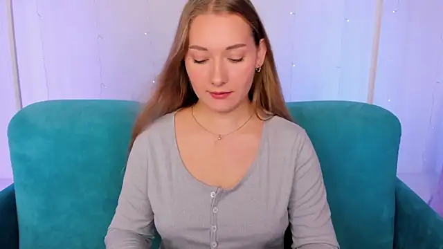 Snapshot of AlinaVice chatting on September 2025 01:07:01 AM AlinaVice online show from September 2025 01:07:01 AM