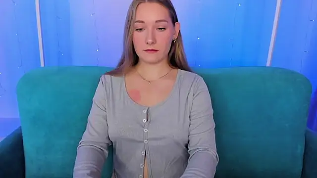 Snapshot of AlinaVice chatting on September 2025 01:21:01 AM AlinaVice online show from September 2025 01:21:01 AM