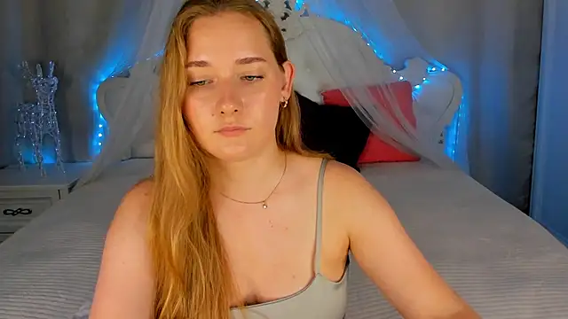Snapshot of AlinaVice chatting on July 2026 07:23:02 AM AlinaVice online show from July 2026 07:23:02 AM