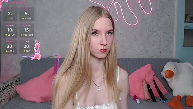 Snapshot of Cutieblondegirl chatting on March 2026 10:10:01 AM Cutieblondegirl online show from March 2026 10:10:01 AM