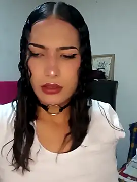 Lanna hott  online show from March 2025 12:00:01 PM