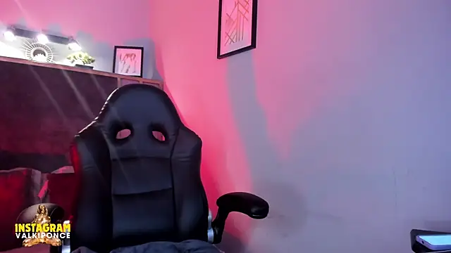 Valkiria ponce online show from February 2025 02:15:02 PM