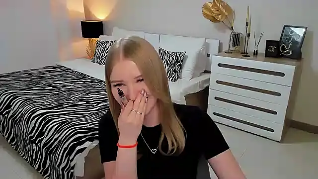 shy  lady online show from February 2025 12:32:01 AM