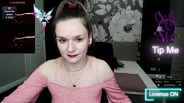 AriaGray online show from October 2025 08:22:01 PM