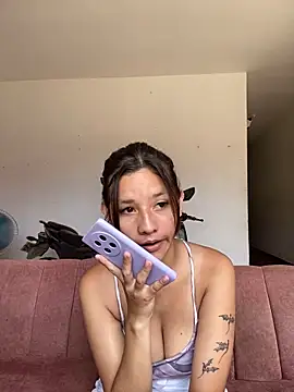 FerneyManti online show from May 2026 03:05:02 PM