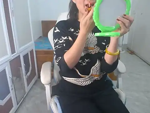 Snapshot of Susu204 chatting on February 2025 06:22:01 AM Susu204 online show from February 2025 06:22:01 AM