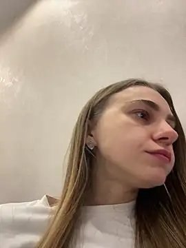 GraceTorrez online show from November 2025 06:18:01 PM