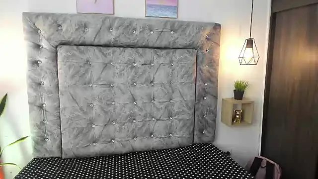 Snapshot of sweet_abby1 chatting on March 2025 12:18:02 PM sweet abby1 online show from March 2025 12:18:02 PM