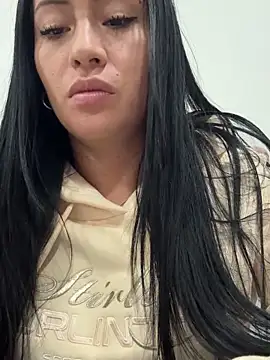 Sara luna  online show from November 2025 12:02:01 AM