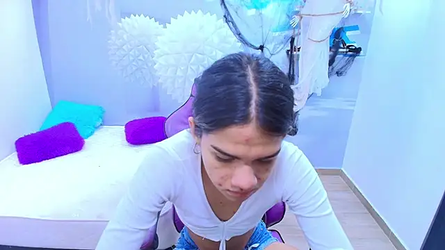 Snapshot of DEMI_LEED chatting on October 2025 12:28:02 PM DEMI LEED online show from October 2025 12:28:02 PM