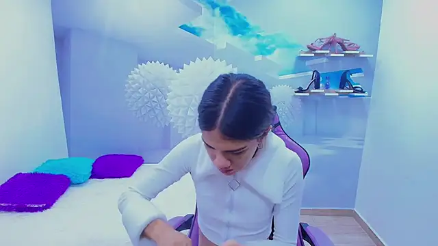 Snapshot of DEMI_LEED chatting on November 2025 12:27:02 PM DEMI LEED online show from November 2025 12:27:02 PM