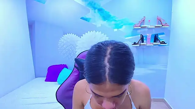 Snapshot of DEMI_LEED chatting on December 2025 05:33:02 PM DEMI LEED online show from December 2025 05:33:02 PM