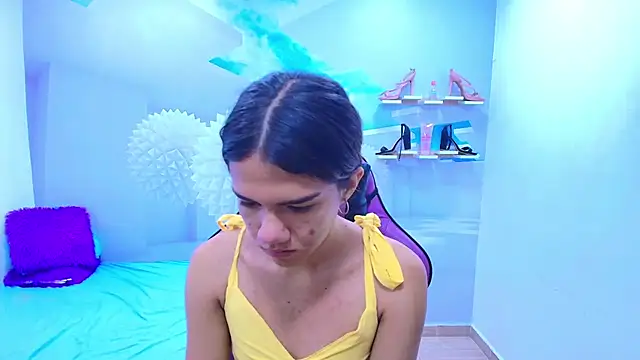 Snapshot of DEMI_LEED chatting on December 2025 02:10:02 PM DEMI LEED online show from December 2025 02:10:02 PM