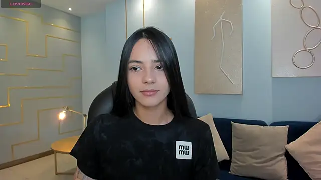 Snapshot of HannahJamesX chatting on February 2025 06:49:02 PM HannahJamesX online show from February 2025 06:49:02 PM