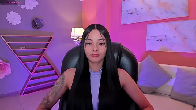 Snapshot of HannahJamesX chatting on February 2025 10:25:02 PM HannahJamesX online show from February 2025 10:25:02 PM