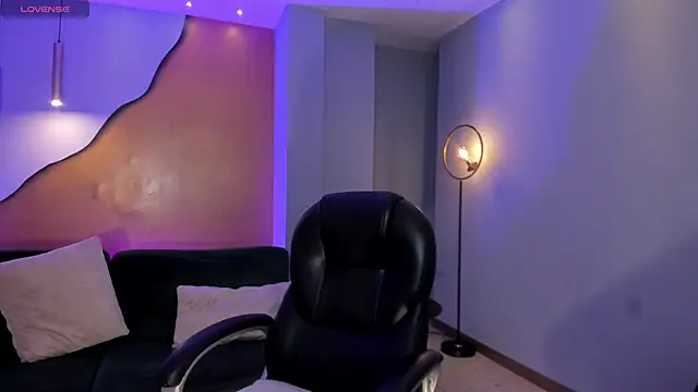 Snapshot of HannahJamesX chatting on February 2025 06:57:02 PM HannahJamesX online show from February 2025 06:57:02 PM