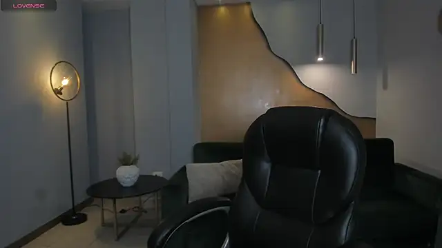 Snapshot of HannahJamesX chatting on February 2025 04:46:02 PM HannahJamesX online show from February 2025 04:46:02 PM