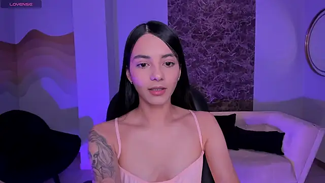 Snapshot of HannahJamesX chatting on February 2025 06:43:02 PM HannahJamesX online show from February 2025 06:43:02 PM