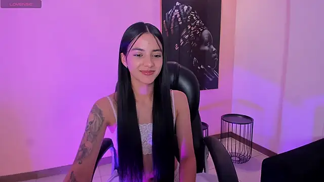 Snapshot of HannahJamesX chatting on March 2025 07:56:01 PM HannahJamesX online show from March 2025 07:56:01 PM