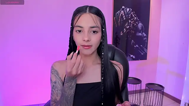 Snapshot of HannahJamesX chatting on September 2025 06:53:01 PM HannahJamesX online show from September 2025 06:53:01 PM