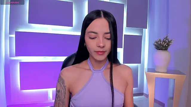 Snapshot of HannahJamesX chatting on September 2025 06:23:02 PM HannahJamesX online show from September 2025 06:23:02 PM