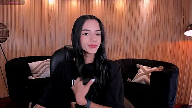 HannahJamesX online show from August 2026 12:37:01 PM