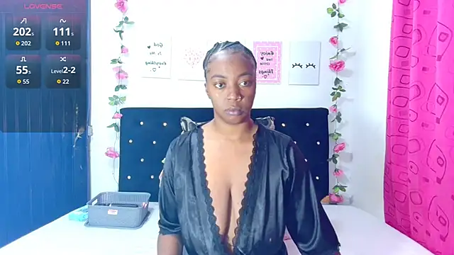 Snapshot of CiaraEbony chatting on November 2025 09:09:02 AM CiaraEbony online show from November 2025 09:09:02 AM