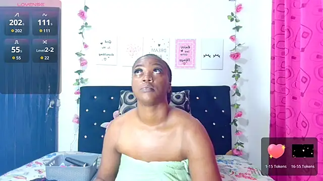 Snapshot of CiaraEbony chatting on November 2025 01:41:02 AM CiaraEbony online show from November 2025 01:41:02 AM