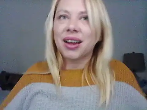 Snapshot of burrkitty chatting on December 2024 08:15:02 AM burrkitty online show from December 2024 08:15:02 AM