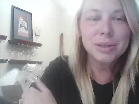 Snapshot of burrkitty chatting on October 2025 02:09:01 AM burrkitty online show from October 2025 02:09:01 AM